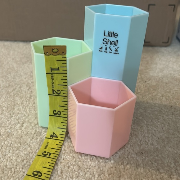 1pc Plastic Hexagonal Pen Holder (Make Up Brush Holder) - Picture 7 of 15